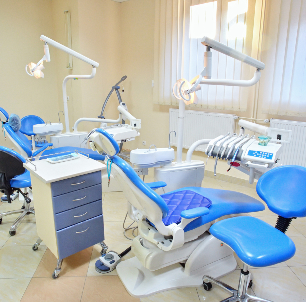Обладнання стоматологічної клініки Royal Dental в Івано-Франківську