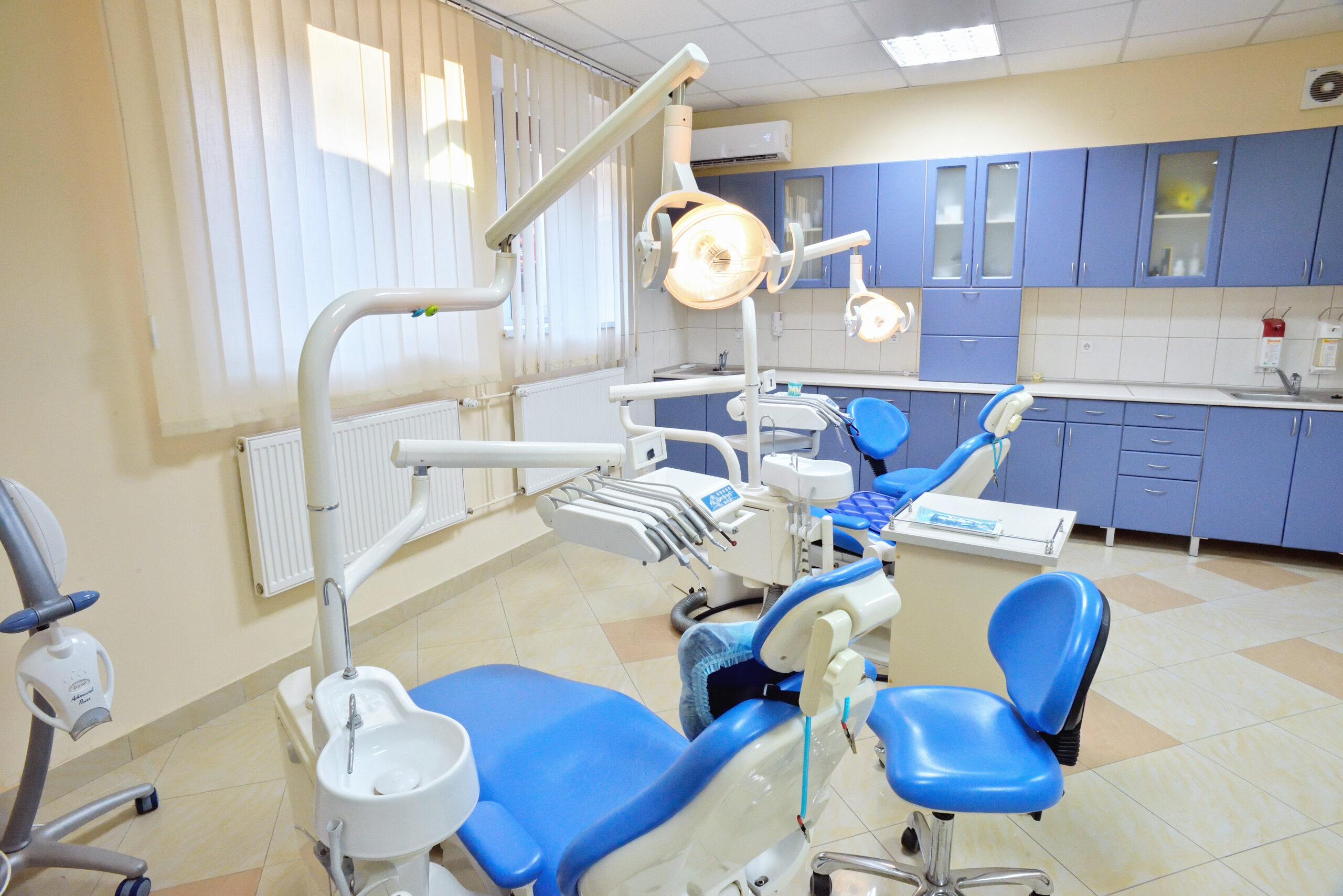 Кабінет для стоматологічних маніпуляцій, Royal Dental